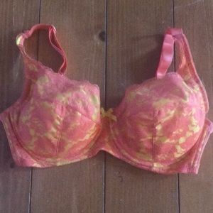 Frederick’s of Hollywood push up bra